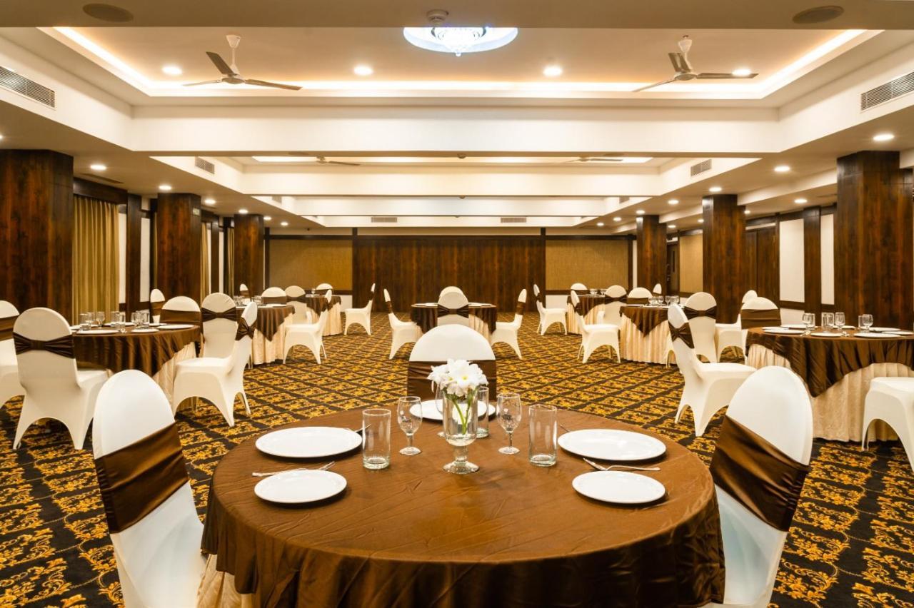 The King'S Meadows Hotel Golhalli Exterior foto