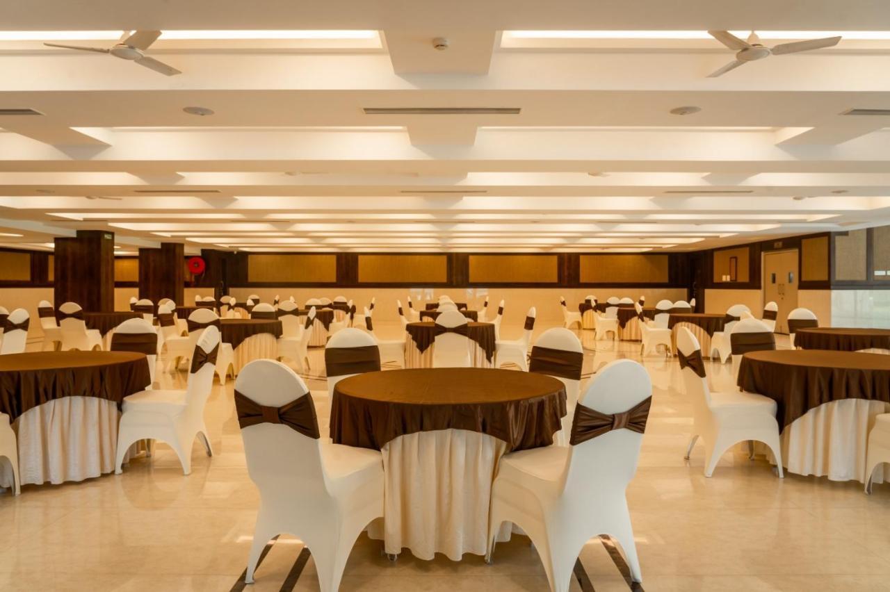The King'S Meadows Hotel Golhalli Exterior foto