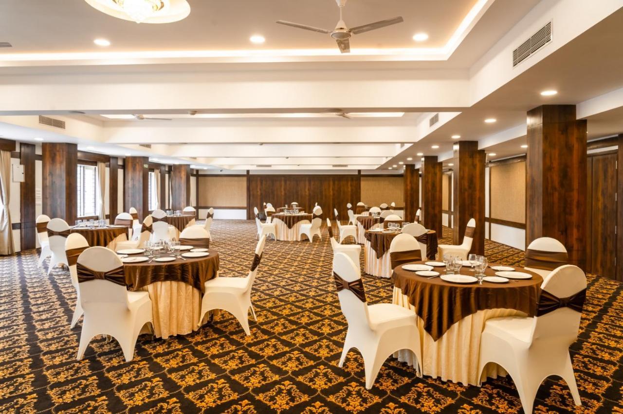 The King'S Meadows Hotel Golhalli Exterior foto