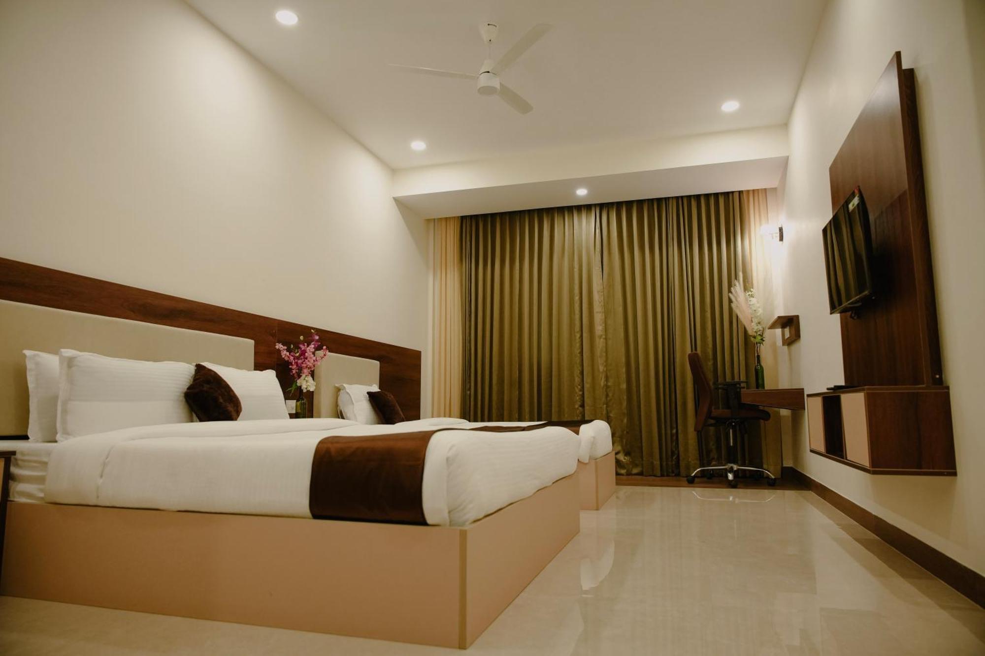 The King'S Meadows Hotel Golhalli Exterior foto