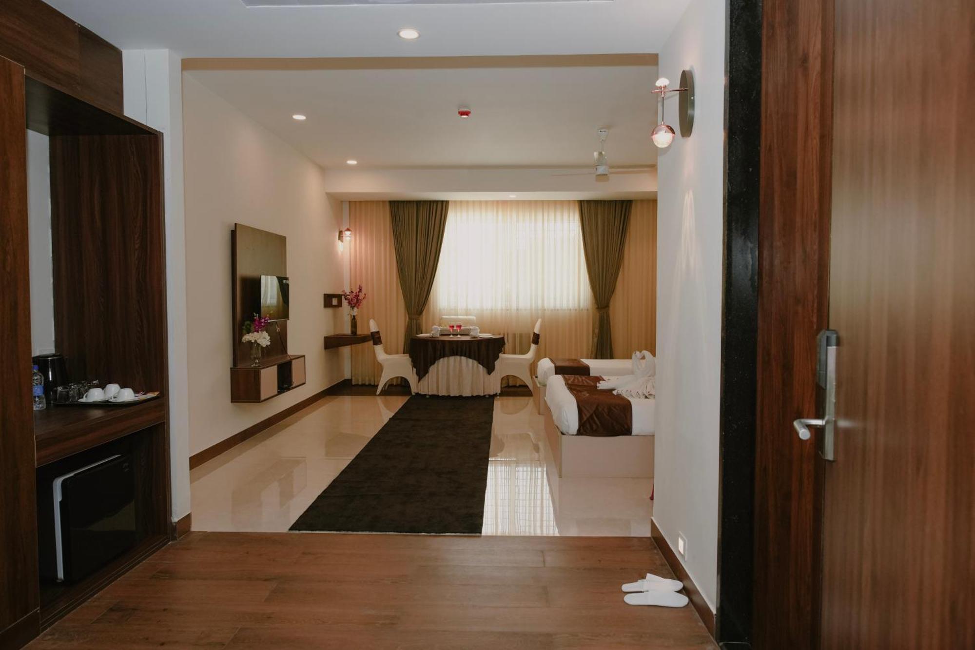 The King'S Meadows Hotel Golhalli Exterior foto