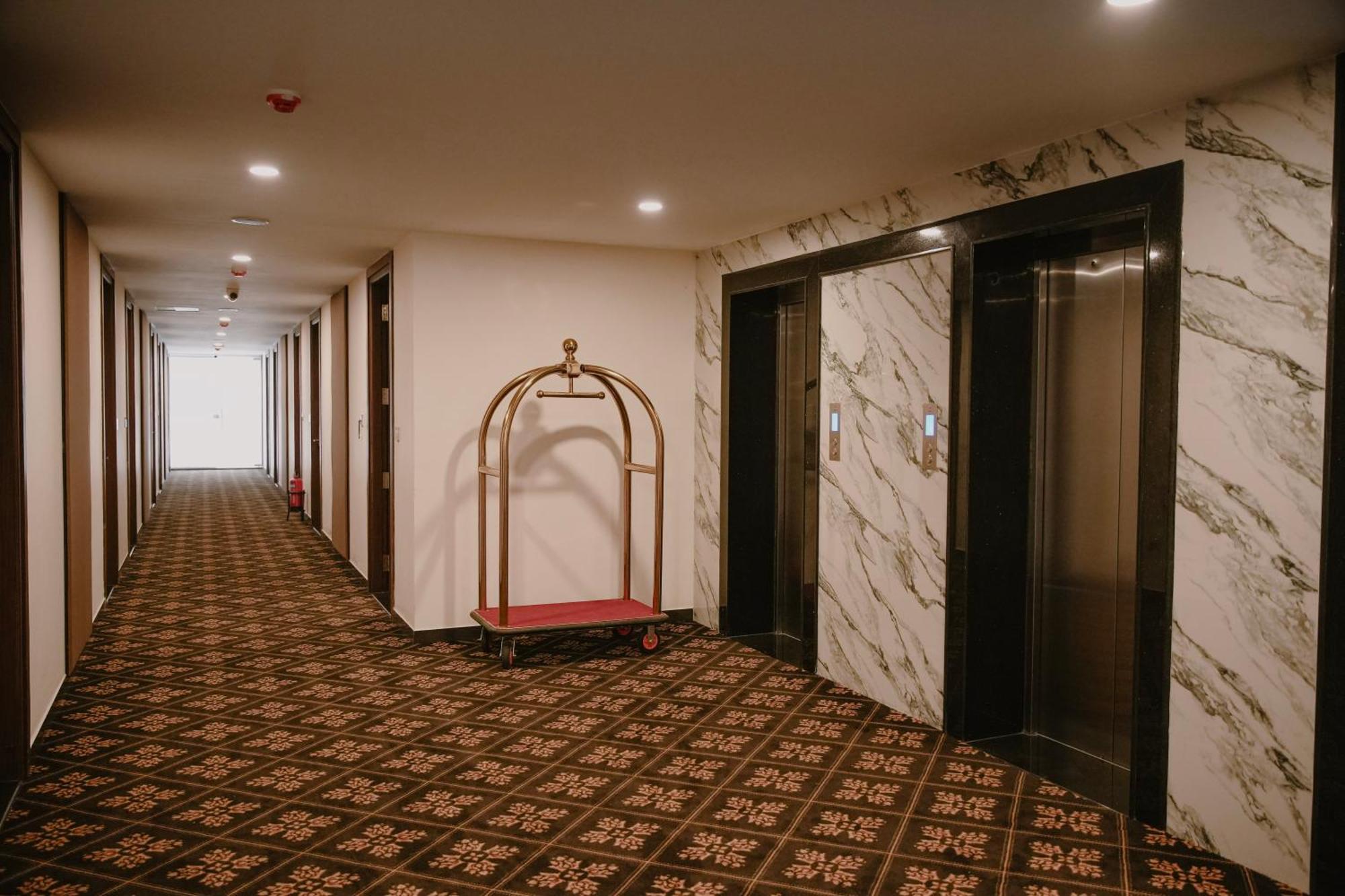 The King'S Meadows Hotel Golhalli Exterior foto