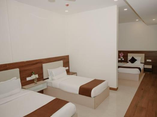 The King'S Meadows Hotel Golhalli Exterior foto