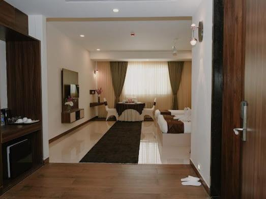 The King'S Meadows Hotel Golhalli Exterior foto